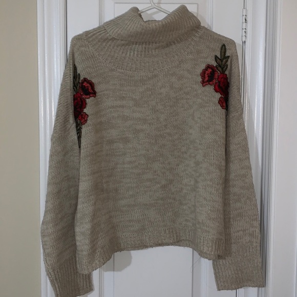 Beige rose turtle neck - Picture 1 of 3